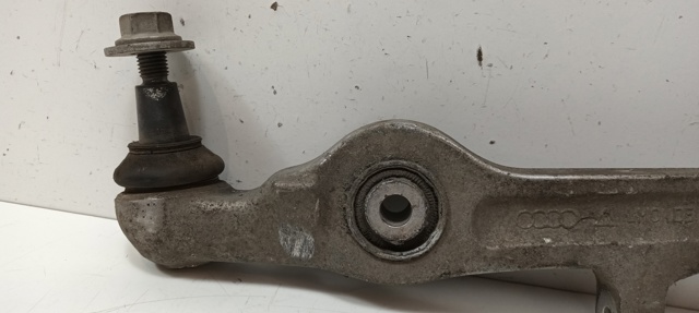 8E0407151R Brazo inferior izquierdo/derecho de suspensión delantera comprar Girona