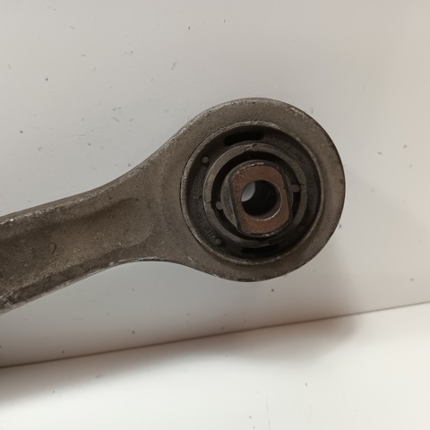 8E0407151R Brazo inferior izquierdo/derecho de suspensión delantera  comprar en Pontevedra
