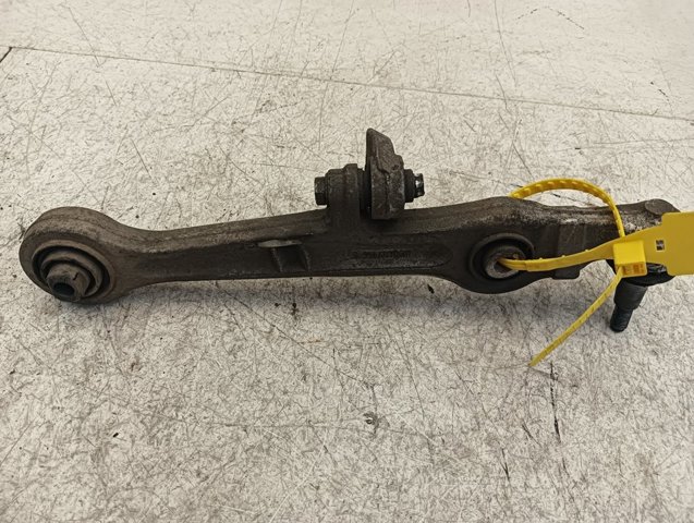 8E0407155E Brazo inferior izquierdo/derecho de suspensión delantera  comprar en Reus