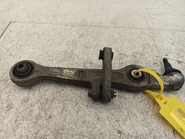 VAG 8E0407155E Brazo inferior izquierdo/derecho de suspensión delantera  en stock Terrassa