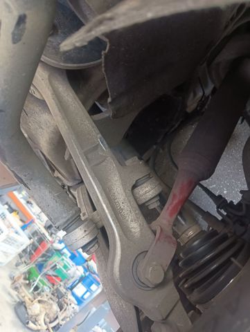 8E0407155E VAG Brazo inferior izquierdo/derecho de suspensión delantera  disponible Vigo
