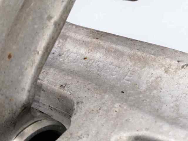 8E0407155E Brazo inferior izquierdo/derecho de suspensión delantera  disponible Burgos