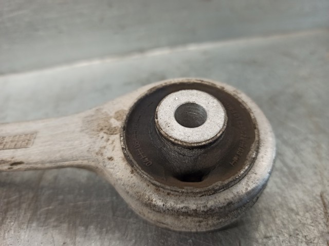 8E0407506A VAG Brazo superior derecho de la suspensión delantera  en stock Huelva