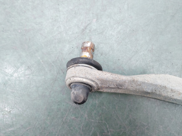 8E0407509A Brazo superior izquierdo de la suspensión delantera  disponible Burgos