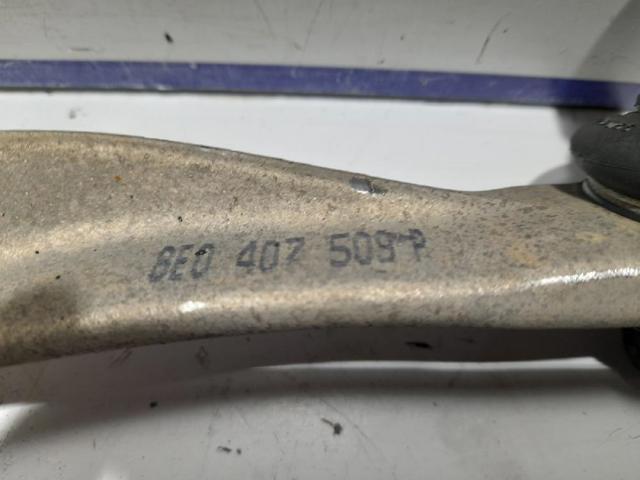 8E0407509P Brazo superior izquierdo de la suspensión delantera  en stock Castellón
