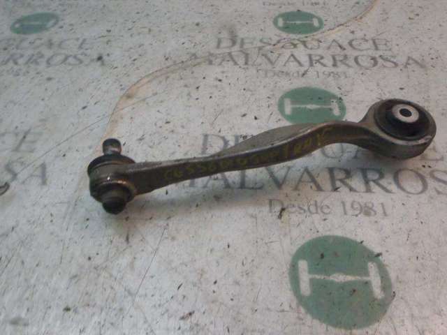 8E0407510A Brazo superior derecho de la suspensión delantera  comprar en Reus