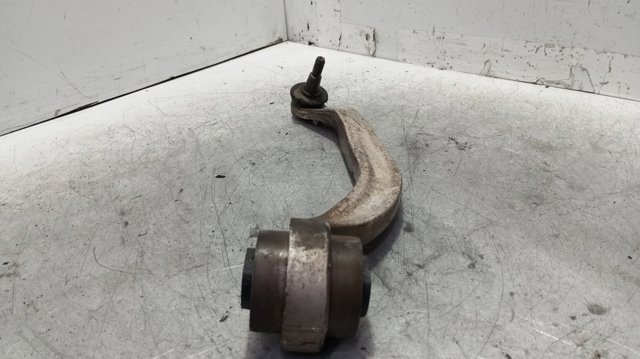VAG 8E0407693 Brazo inferior izquierdo de la suspensión delantera  en stock Valencia