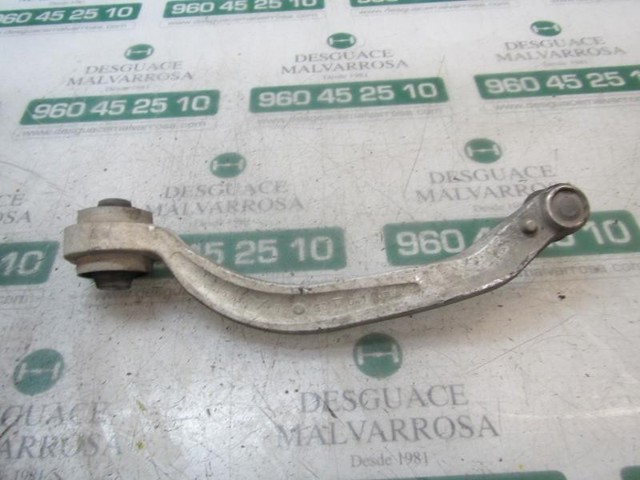 8E0407694AL Brazo inferior derecho de la suspensión delantera  disponible Utrera