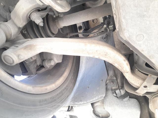 8E0407694AL Brazo inferior derecho de la suspensión delantera  en stock Granada