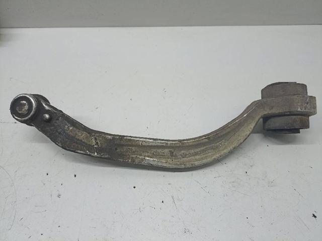 VAG 8E0407694Q Brazo inferior derecho de la suspensión delantera  en stock Terrassa