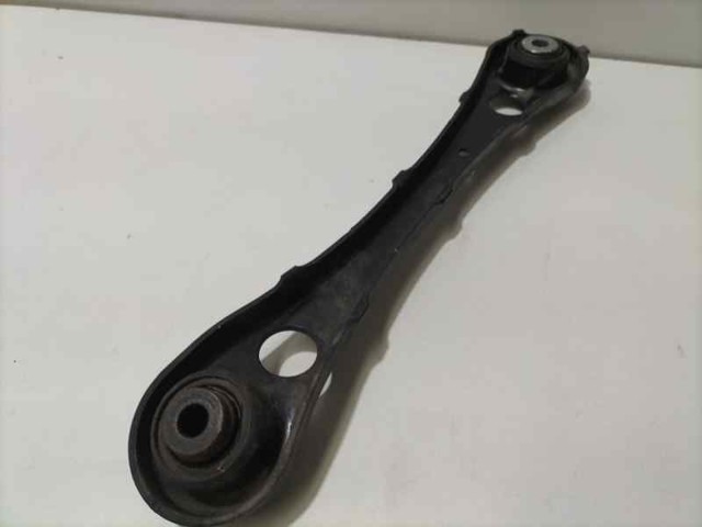 8E0501529K Brazo transversal de suspensión trasera  en stock Castellón
