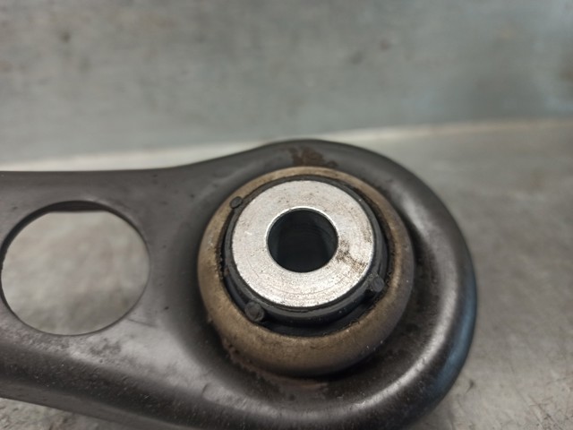 VAG 8E0501529P Brazo transversal de suspensión trasera  en stock Valencia