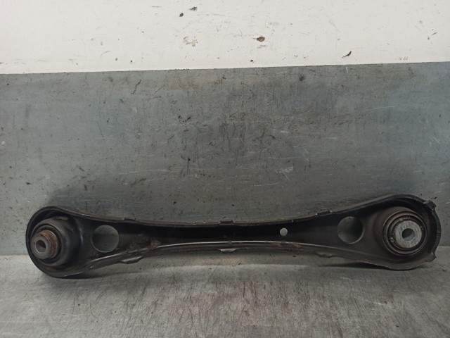 VAG 8E0501529P Brazo transversal de suspensión trasera  en stock Valencia