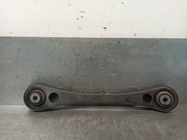 VAG 8E0501529P Brazo transversal de suspensión trasera  en stock Terrassa