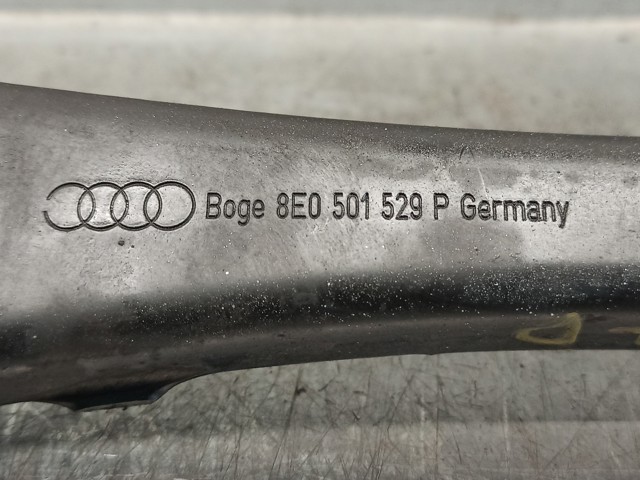 8E0501529P Brazo transversal de suspensión trasera  disponible Utrera