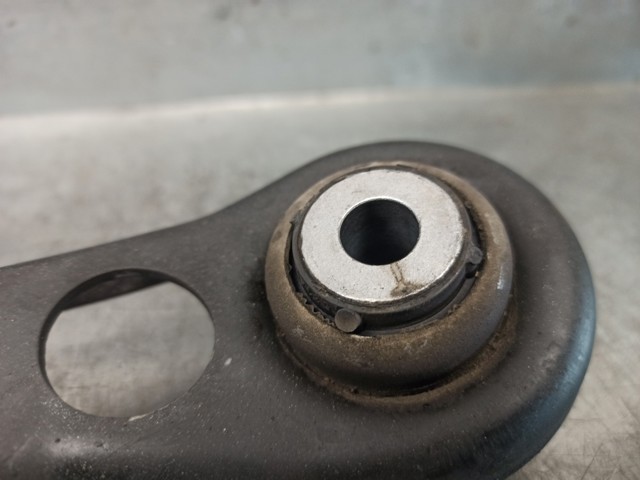 VAG 8E0501529P Brazo transversal de suspensión trasera comprar Barcelona