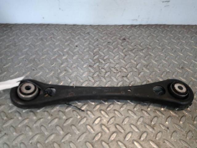 8E0501529P Brazo transversal de suspensión trasera  disponible Utrera