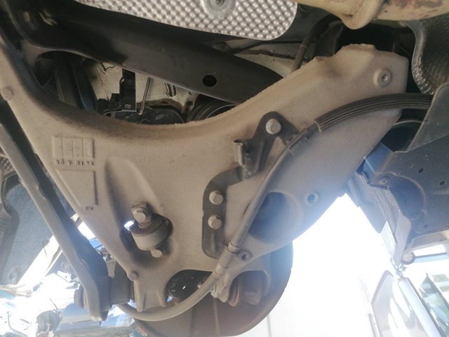 Brazo suspension inferior trasero izquierdo para seat exeo st 2.0 tdi cjc 8E0505311AF