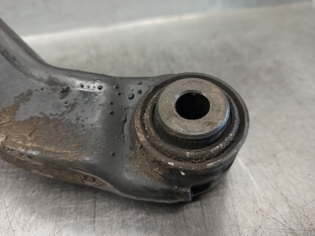 8E0505323M VAG Brazo superior izquierdo de la suspensión trasera  en stock Huelva