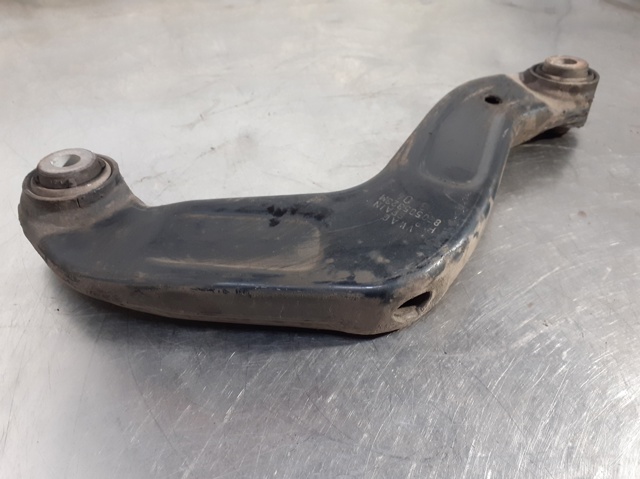 8E0505323M Brazo superior izquierdo de la suspensión trasera  disponible Burgos