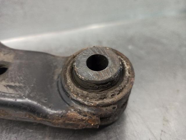 8E0505324M VAG Brazo superior derecho de la suspensión trasera  comprar en Oviedo