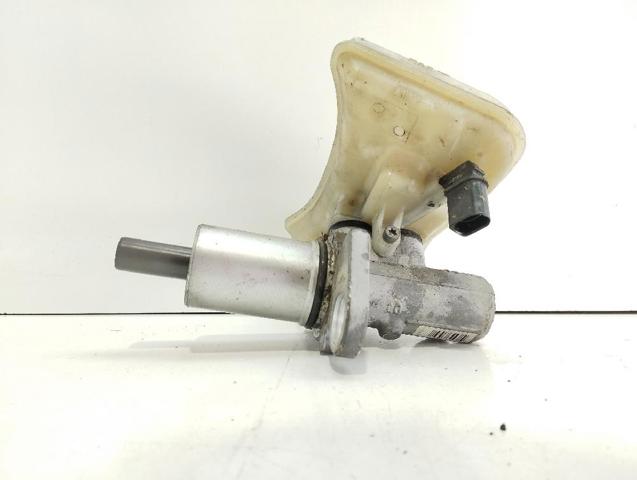 8E0611021 VAG Cilindro maestro de frenos  en stock Gandía