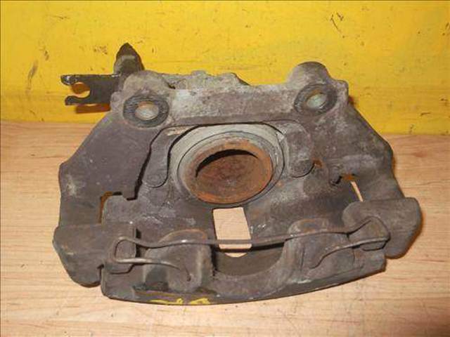 8E0615124 Pinza de freno delantera derecha  en stock Granada