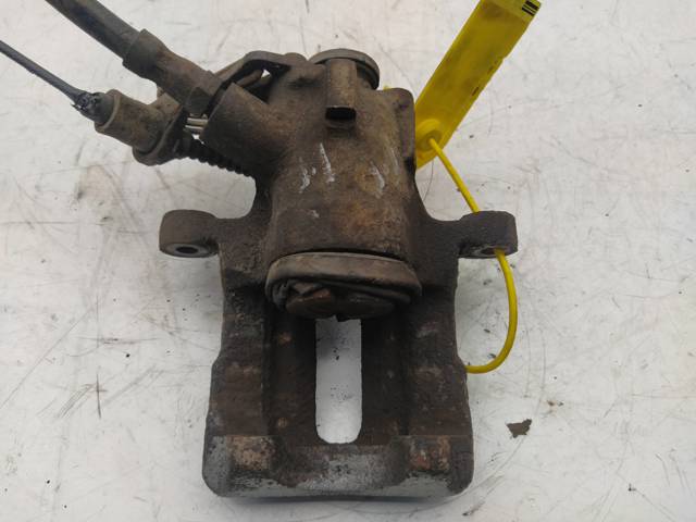 Pinza de freno, Eje delantero derecha 8E0615124 VAG