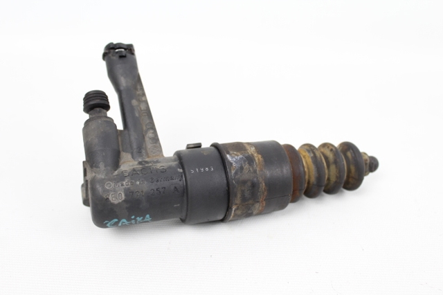 VAG 8E0721257A Bombin de embrague  en stock Terrassa