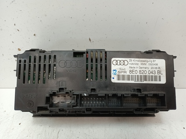 VAG 8E0820043BL Unidad de control aire acondicionado  en stock Salamanca