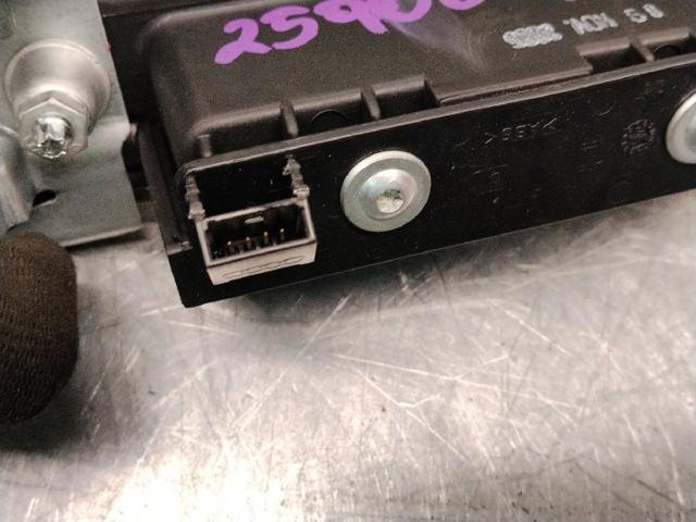 8E0827574C Tirador de puerta de maletero exterior  en stock Sabadell