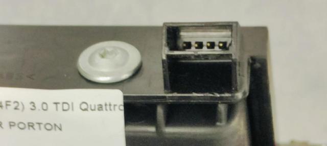 VAG 8E0827574C Tirador de puerta de maletero exterior  en stock Valencia