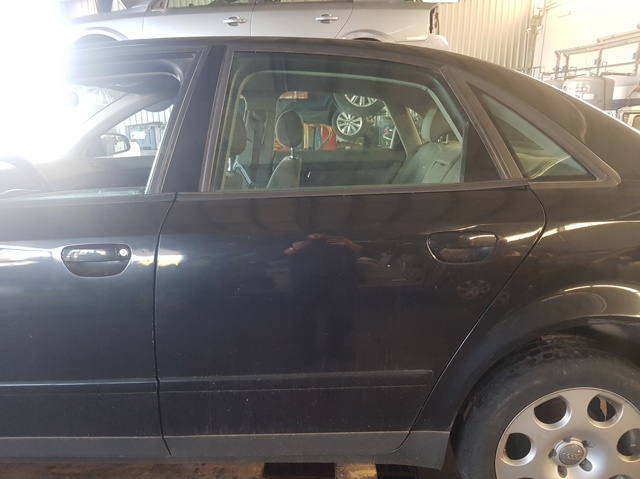 VAG 8E0833051 Puerta trasera izquierda  comprar en Murcia