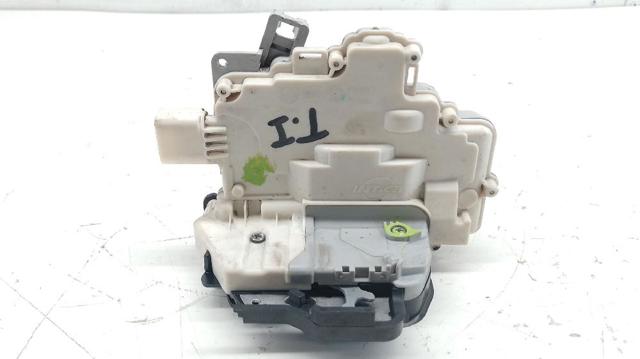8E0839015AA VAG Cerradura de puerta trasera izquierda  en stock Huelva
