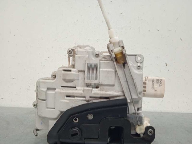 8E0839015AA VAG Cerradura de puerta trasera izquierda  en stock Huelva