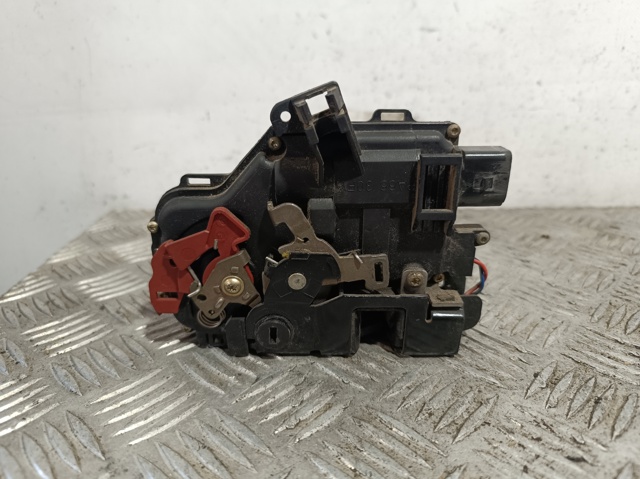 VAG 8E0839015C Cerradura de puerta trasera izquierda  en stock Salamanca