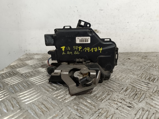 8E0839015C Cerradura de puerta trasera izquierda  disponible Burgos
