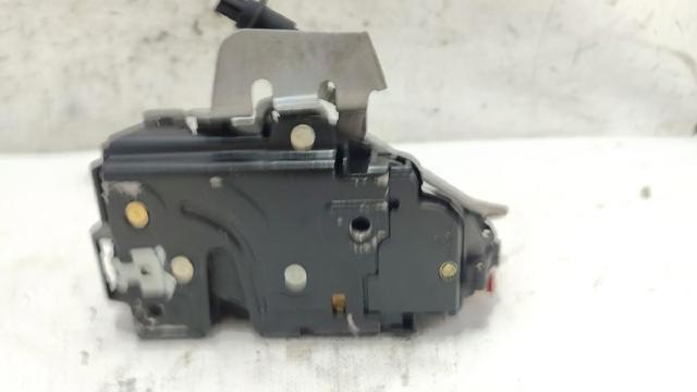 8E0839015C Cerradura de puerta trasera izquierda  disponible Málaga