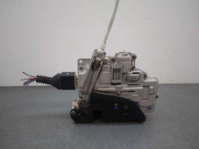 VAG 8E0839016AA Cerradura de la puerta trasera derecha  en stock Salamanca