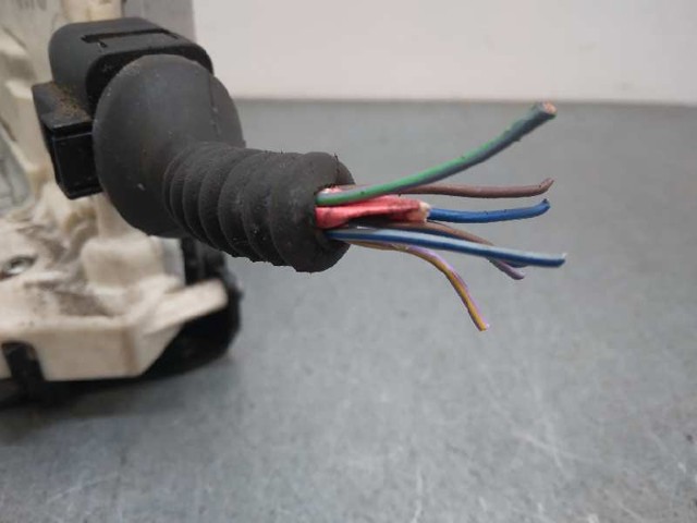 VAG 8E0839016AA Cerradura de la puerta trasera derecha  disponible Lugo