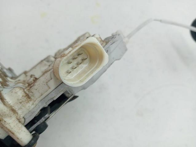 8E0839016AA VAG Cerradura de la puerta trasera derecha  en stock Córdoba