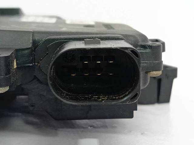 8E0839016C Cerradura de la puerta trasera derecha  en stock Sabadell