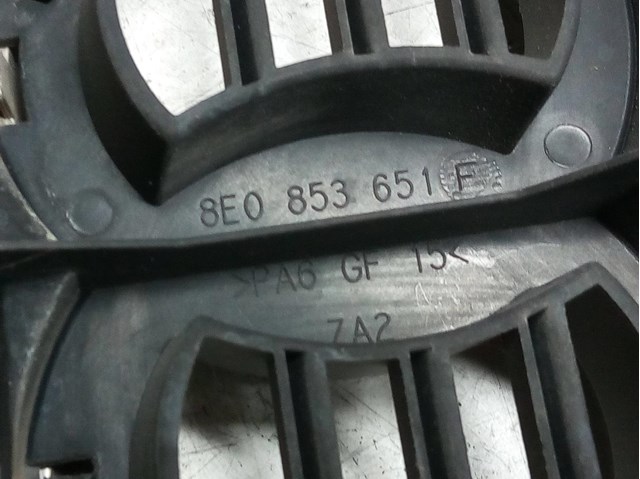 Panal de radiador 8E0853651F VAG/Audi