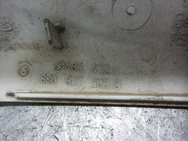 8E0857508B Cubierta de espejo retrovisor derecho  disponible Utrera