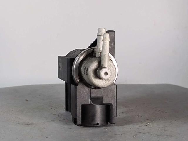 VAG 8E0906627C Válvula de solenoide de control de mariposa EGR  en stock Terrassa
