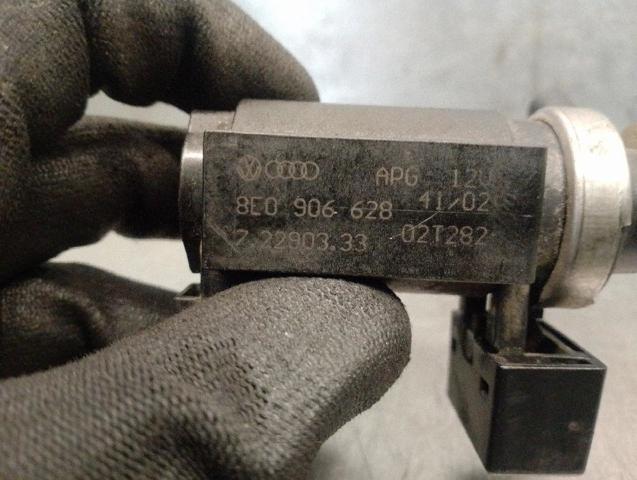 8E0906628 VAG Válvula solenoide de control de presión de sobrealimentación  en stock Córdoba