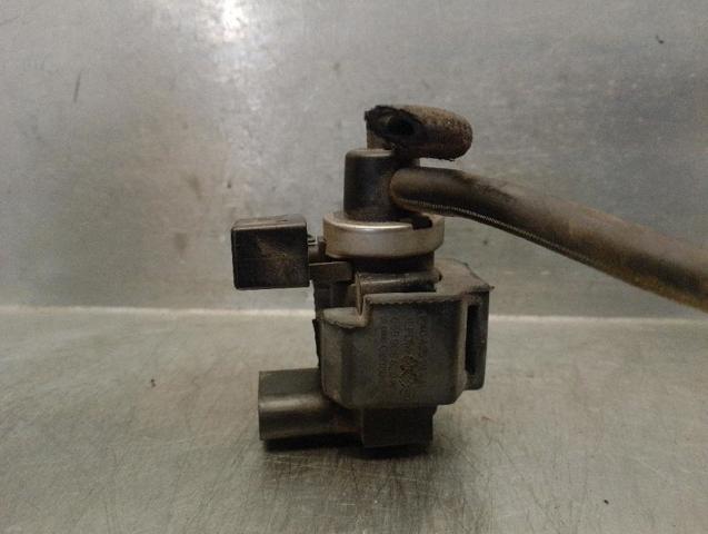 VAG 8E0906628 Válvula solenoide de control de presión de sobrealimentación  en stock Terrassa