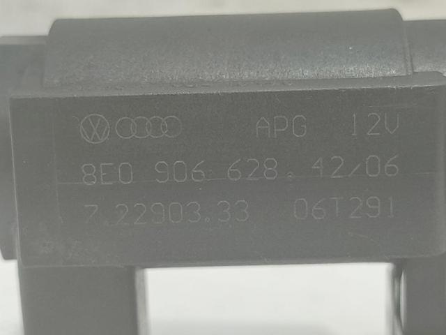8E0906628 Válvula solenoide de control de presión de sobrealimentación  en stock Sabadell