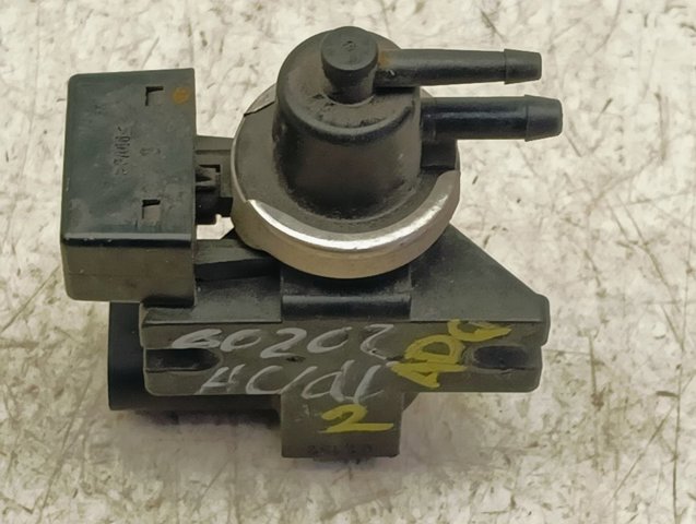 8E0906628A VAG Válvula solenoide de control de presión de sobrealimentación  en stock Gandía