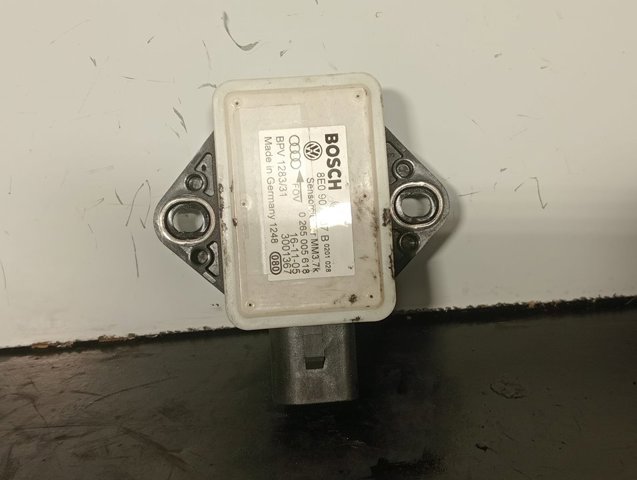 VAG 8E0907637B Sensor de aceleración lateral (ESP) comprar Pamplona